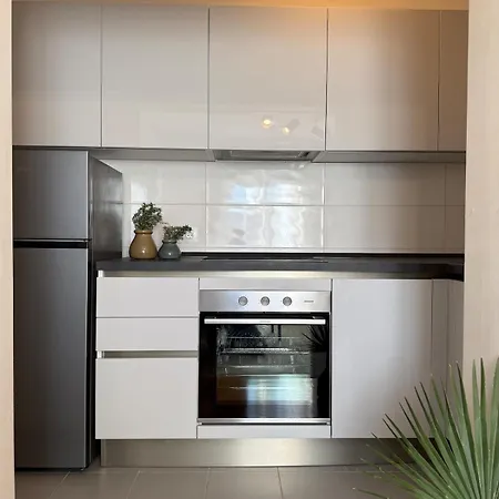 Sunrise Apartment *
